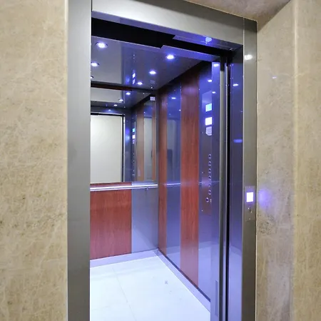Captain's Luxury * موستار